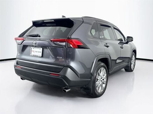 Used 2019 Toyota RAV4 XLE Premium image 2