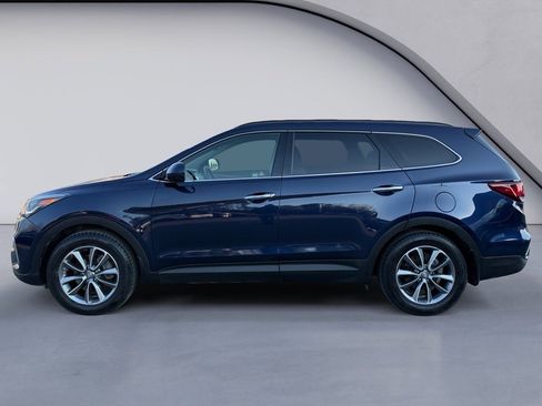 Used 2018 Hyundai Santa Fe SE image 4