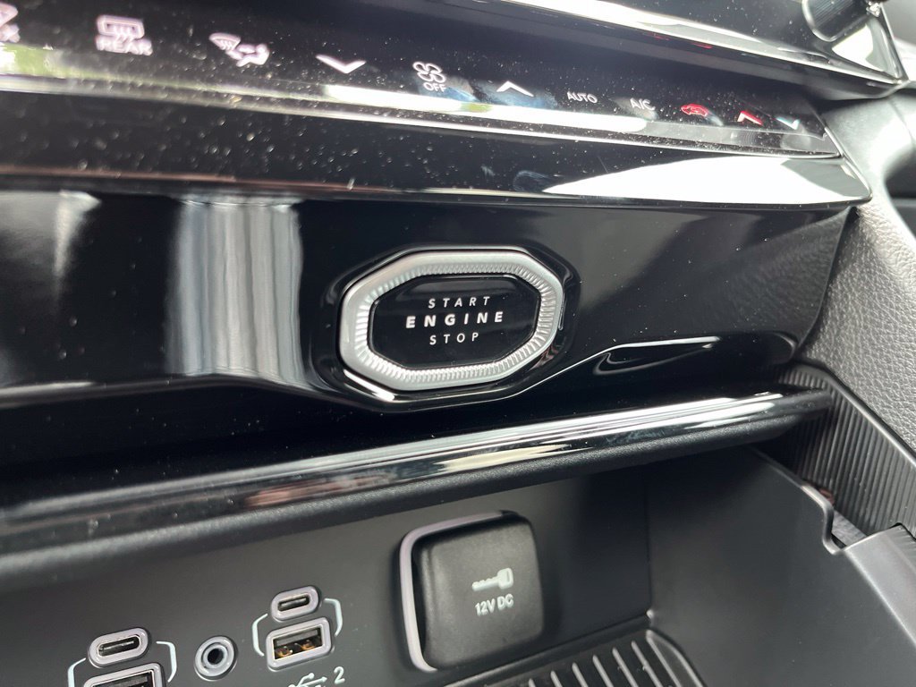 New 2026 Jeep Grand Cherokee Altitude AWD/4WD image 38