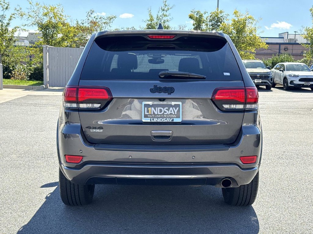 Used 2019 Jeep Grand Cherokee Altitude AWD/4WD image 4