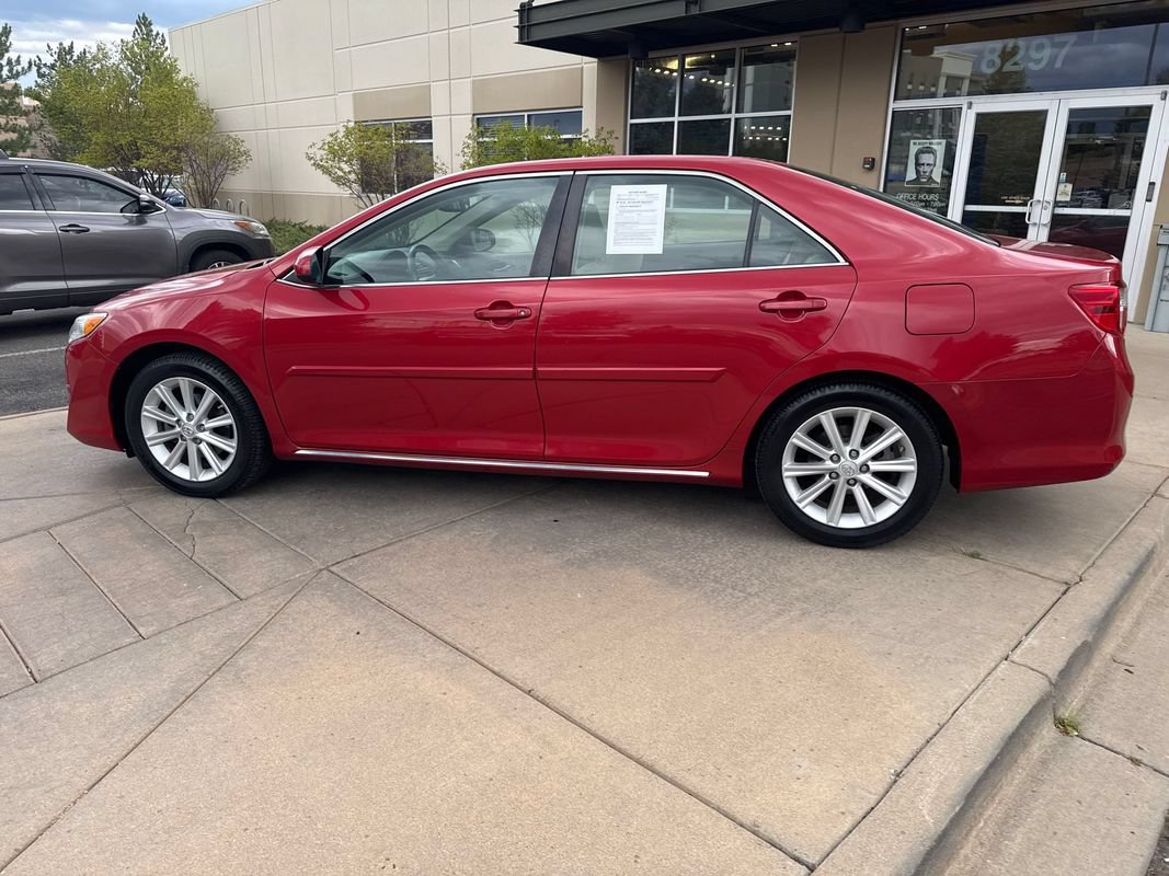 Used 2013 Toyota Camry XLE FWD image 9