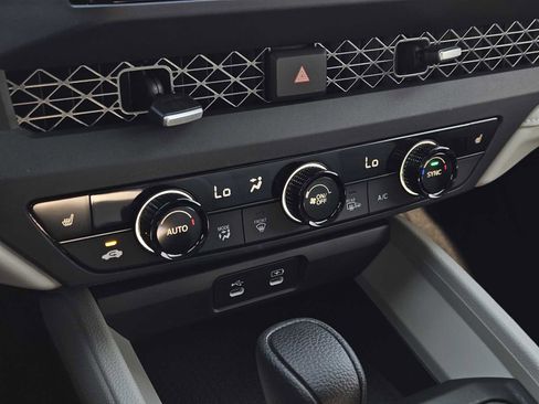 Certified 2025 Honda Accord SE image 18