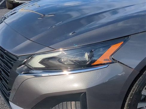 Used 2024 Nissan Altima 2.5 SV image 10