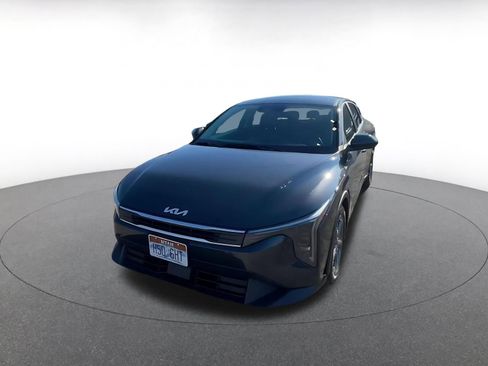Used 2025 Kia K4 LXS image 7