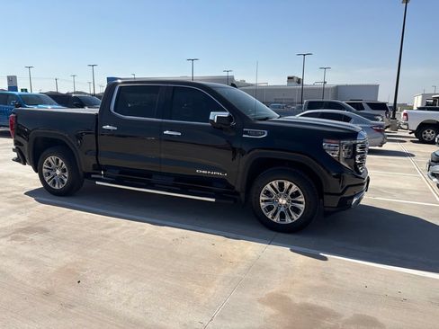 Used 2023 GMC Sierra 1500 Denali w/ Technology Package AWD/4WD image 14