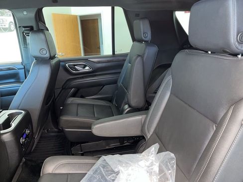 Used 2022 Chevrolet Tahoe LT w/ Luxury Package image 14