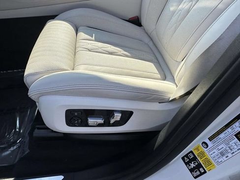 Used 2023 BMW X5 xDrive40i AWD/4WD image 28