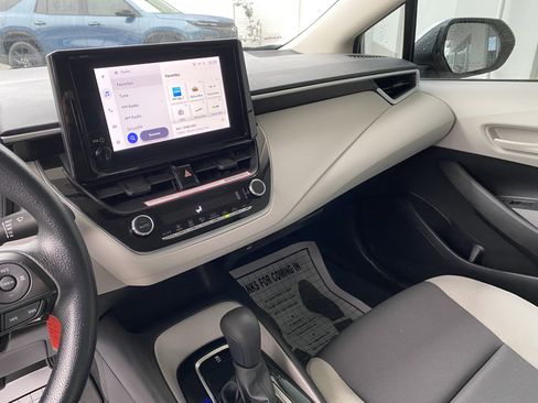 Used 2024 Toyota Corolla LE image 21