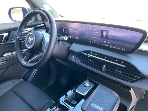 Used 2025 Buick Enclave Avenir w/ Super Cruise Package AWD/4WD image 12
