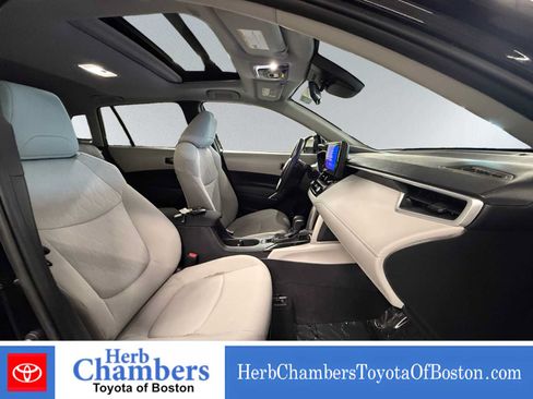 Used 2024 Toyota Corolla Cross LE w/ Moonroof Package AWD/4WD image 20