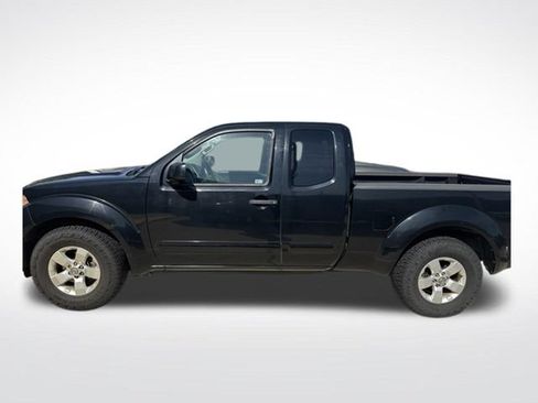 Used 2012 Nissan Frontier SV RWD image 2