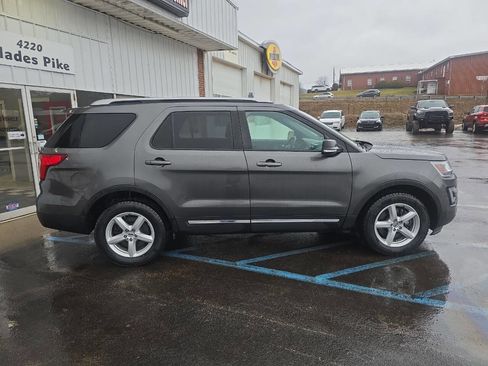 Used 2016 Ford Explorer XLT image 8