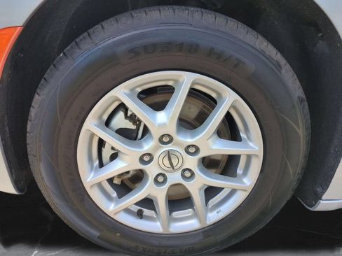 Used 2024 Chrysler Pacifica Touring-L FWD image 34
