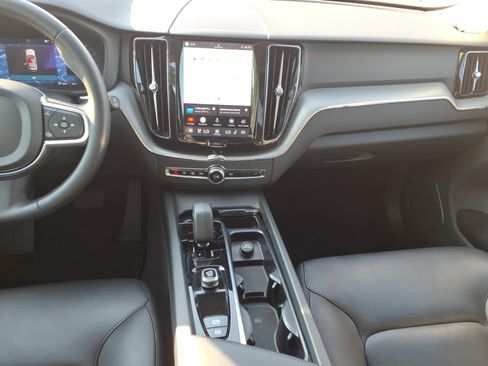 Certified 2024 Volvo XC60 B5 Core w/ Climate Package AWD/4WD image 14