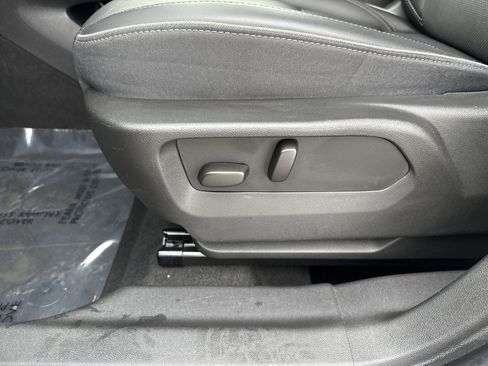 Used 2023 Buick Envision Essence image 13