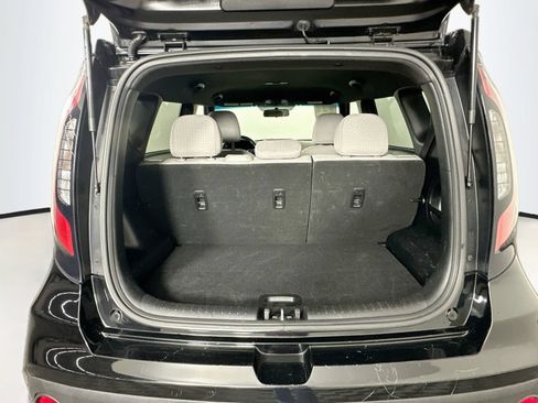 Used 2019 Kia Soul FWD image 23