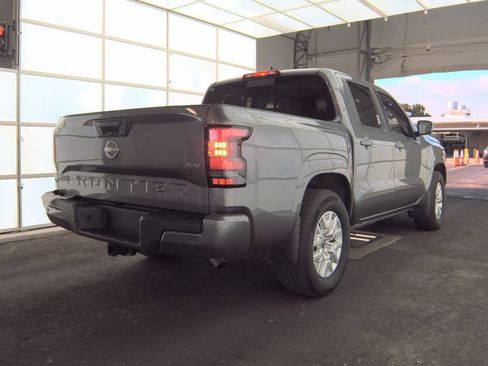 Used 2024 Nissan Frontier SV w/ SV Convenience Package RWD image 2