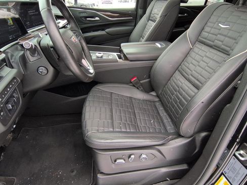 Certified 2024 Cadillac Escalade Sport Platinum w/ LPO, ONYX Package image 15