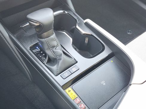 Used 2025 Lexus ES 300h w/ Premium Package image 23