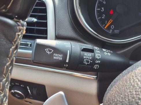Used 2017 Jeep Grand Cherokee Overland w/ Trailer Tow Group IV RWD image 23