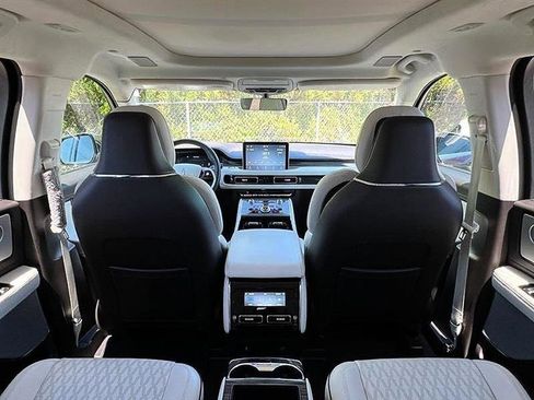 Used 2020 Lincoln Aviator Black Label w/ Dynamic Handling Package AWD/4WD image 70