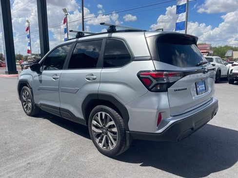 Used 2025 Subaru Forester Touring AWD/4WD image 5