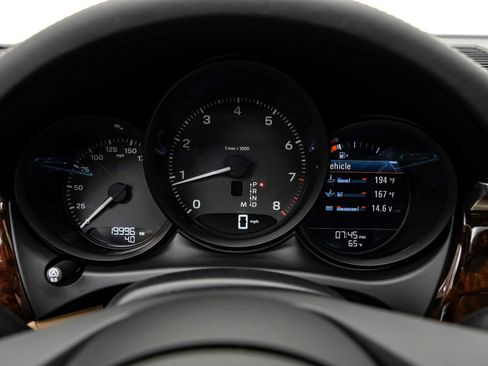 Used 2024 Porsche Macan image 23