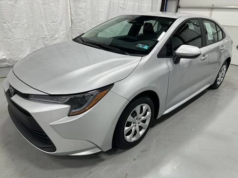Used 2026 Toyota Corolla LE FWD image 3