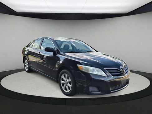 Used 2011 Toyota Camry LE w/ LE Extra-Value Pkg FWD image 2