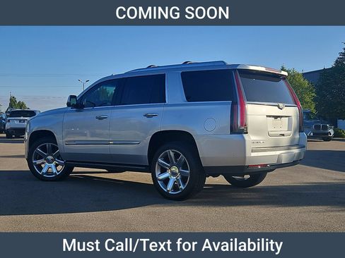 Used 2019 Cadillac Escalade Premium Luxury AWD/4WD image 2
