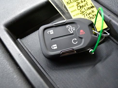 Used 2022 Chevrolet Silverado 1500 LT image 32