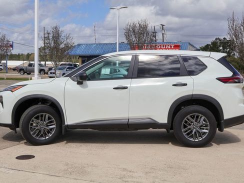 Certified 2025 Nissan Rogue S image 24