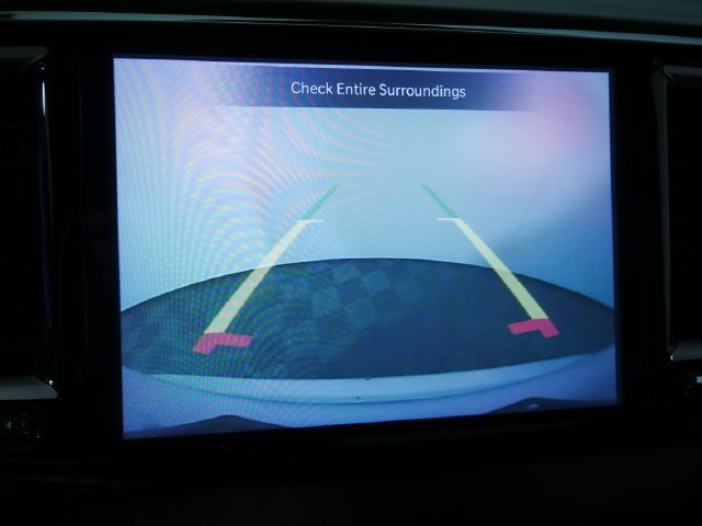 Used 2024 Chrysler Pacifica Touring-L FWD image 32