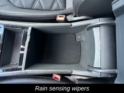 Used 2025 Volkswagen Atlas SE image 21