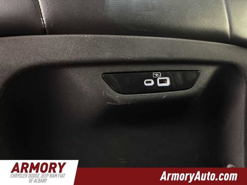 Used 2023 Chrysler Pacifica Limited image 29