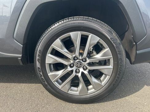 Used 2022 Toyota RAV4 XLE Premium AWD/4WD image 12