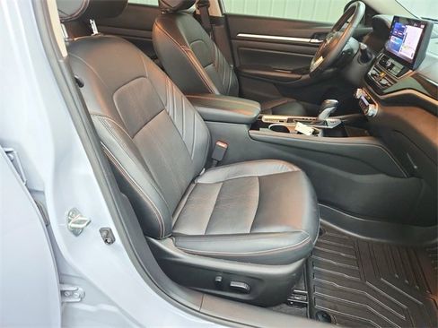 Used 2024 Nissan Altima 2.0 SR image 36