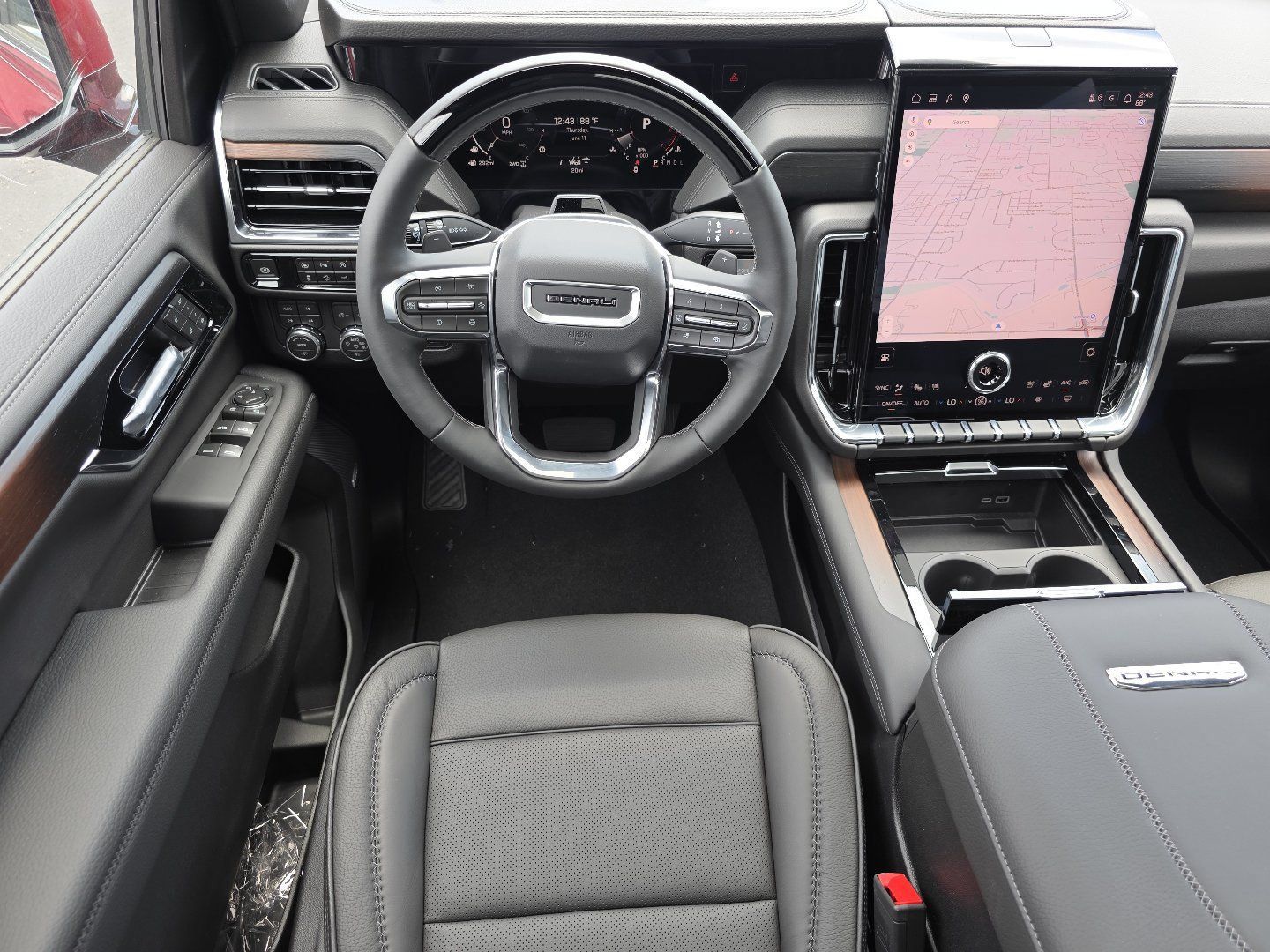 New 2026 GMC Yukon Denali w/ Denali Reserve Package AWD/4WD image 5