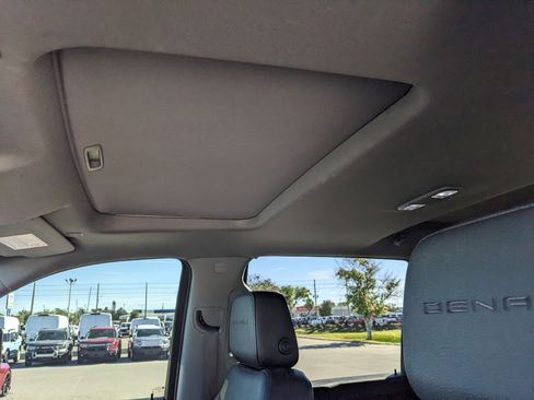 Used 2022 GMC Sierra 2500 Denali w/ Denali Ultimate Package image 21