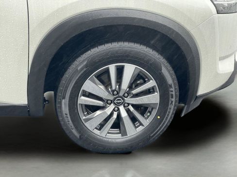 Used 2023 Nissan Pathfinder SL AWD/4WD image 32