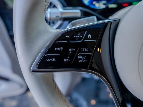 Used 2023 Mercedes-Benz EQS 580 4MATIC Sedan image 6