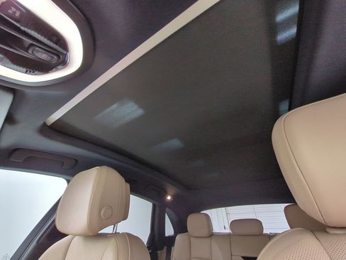 Certified 2023 Porsche Macan AWD/4WD image 17