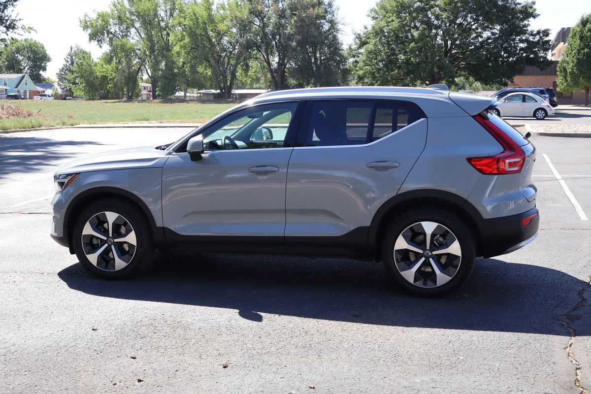 Used 2024 Volvo XC40 B5 Core w/ Protection Package Premier AWD/4WD image 8