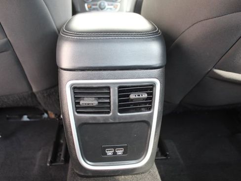 Used 2023 Dodge Charger SXT image 33