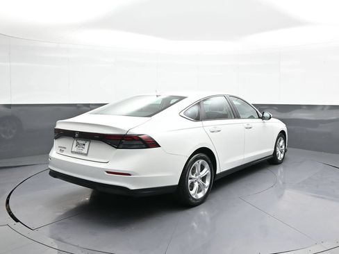Certified 2023 Honda Accord LX image 6