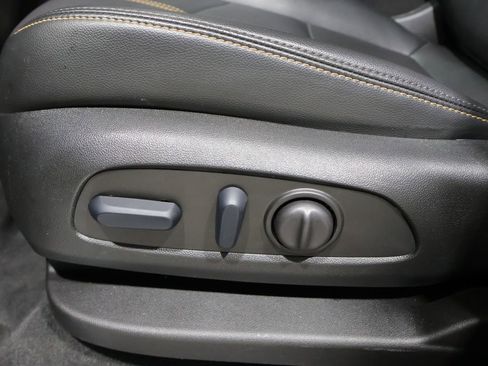 Used 2024 Chevrolet Equinox Premier AWD/4WD image 12