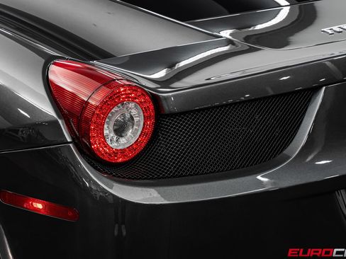 Used 2014 Ferrari 458 Italia Coupe RWD image 20