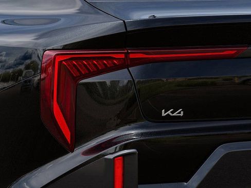 New 2025 Kia K4 GT-Line image 11