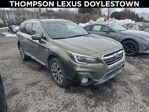 Used 2018 Subaru Outback 3.6R Touring image 1