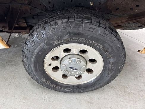 Used 2005 Ford F250 XLT AWD/4WD image 12
